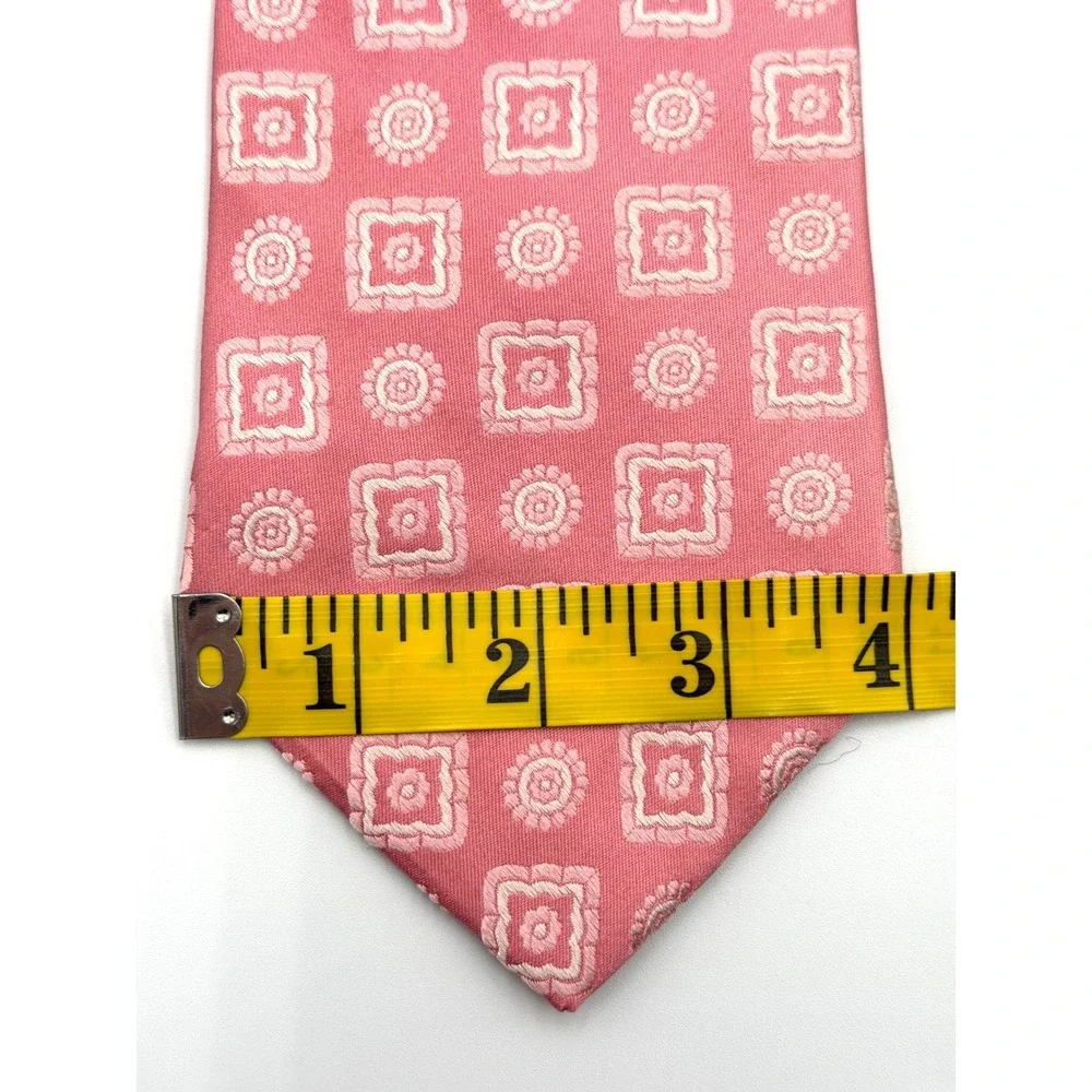 Tommy Hilfiger Necktie Mens Pink Geometric Medallion 100% Silk‎ USA 59